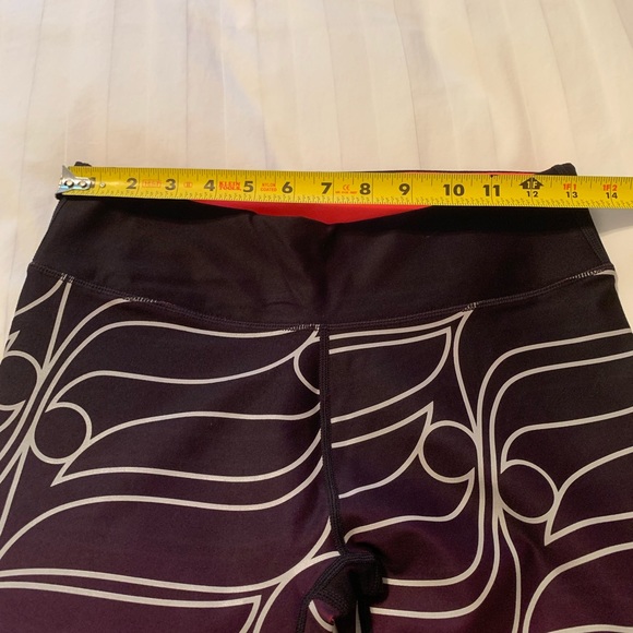 Fabletics Women’s Active Capris - Picture 6 of 6